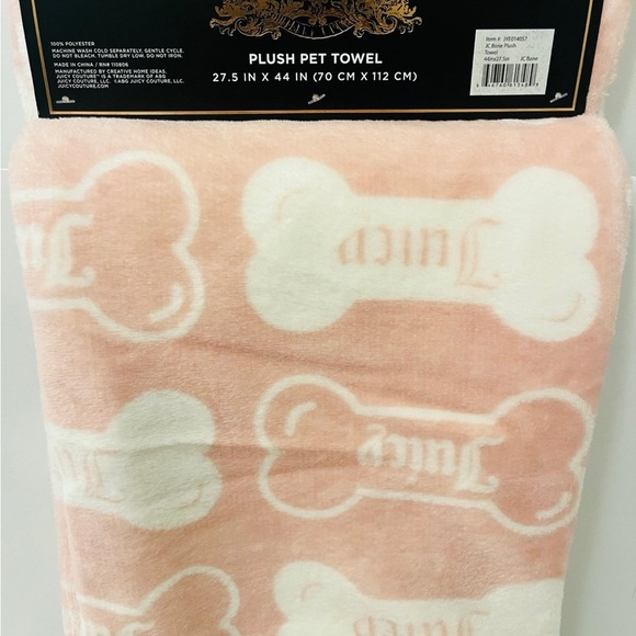 Juicy Couture Juicy Bones Pink and White Plush Pet Towel 27.5" x 44" - Picture 9 of 11